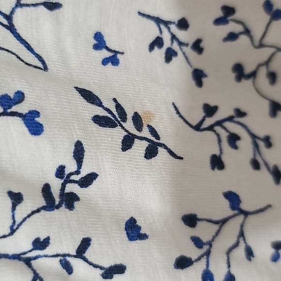 White dress with blue flowers - Picture 2 of 5